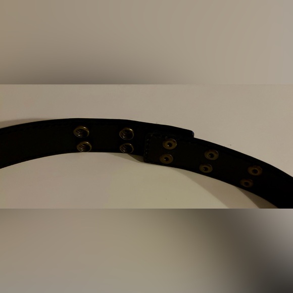 FRAME DENIM ADJUSTABLE BLACK LEATHER BELT WITH GOLD TONAL HARDWARE